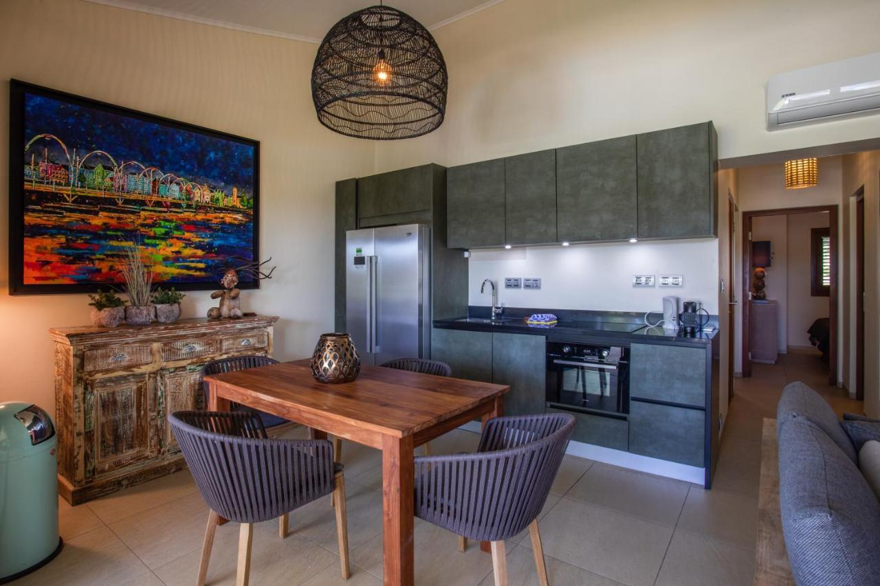 Spanish Water View Apartments - Jan Thiel Area Виллемстад Экстерьер фото