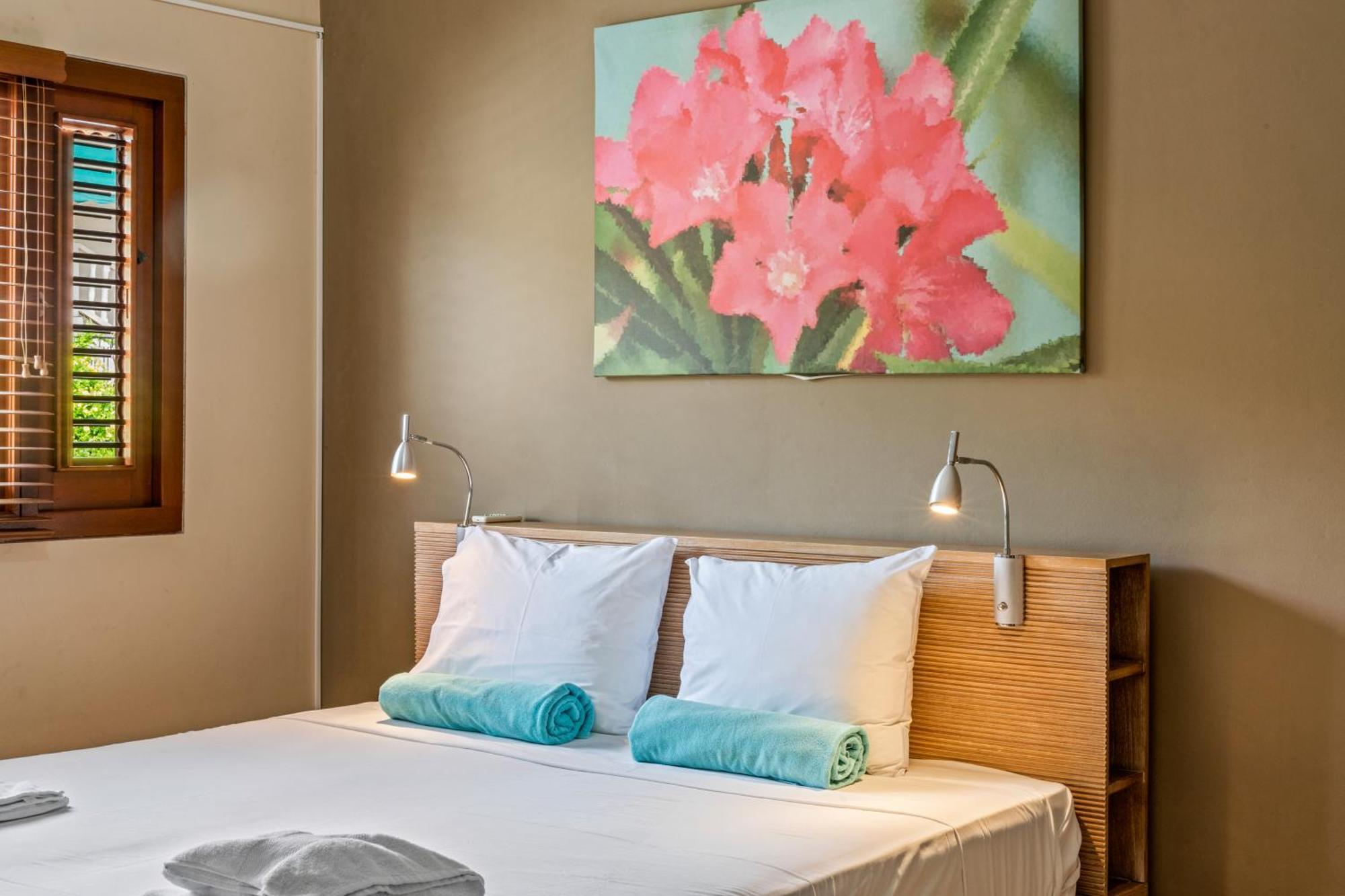 Spanish Water View Apartments - Jan Thiel Area Виллемстад Экстерьер фото