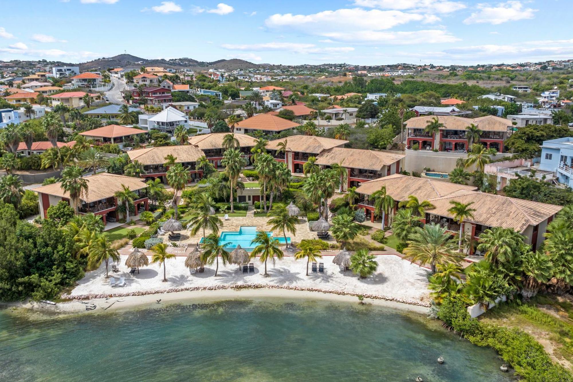 Spanish Water View Apartments - Jan Thiel Area Виллемстад Экстерьер фото