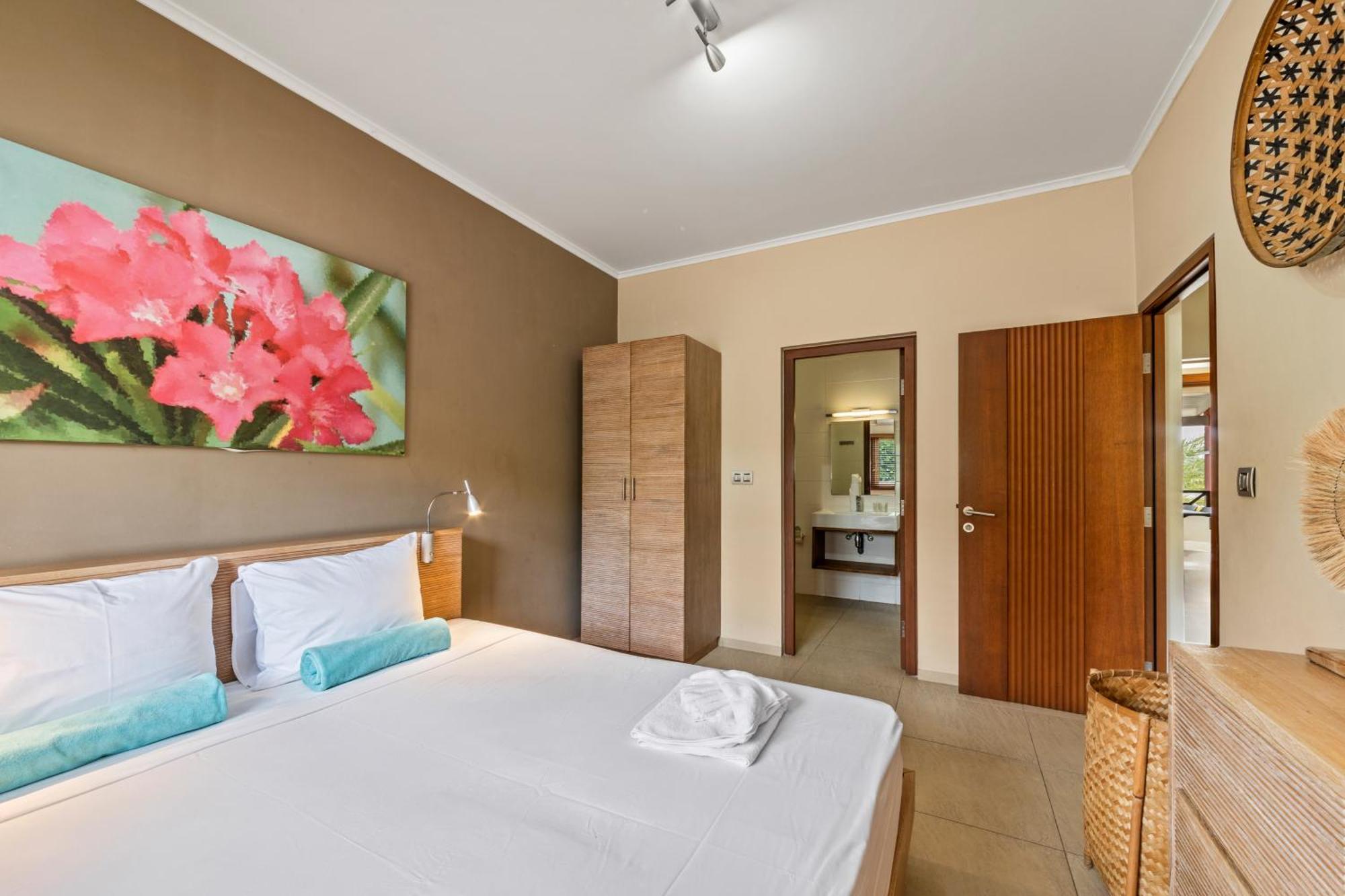 Spanish Water View Apartments - Jan Thiel Area Виллемстад Экстерьер фото